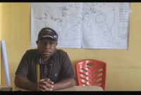 Tokoh Masyarakat Kapiraya saat memberikan keterangan pers di Timika, Jumat (6/3), terkait urgensi pembangunan jalan darat 60 km guna memulihkan pelayanan publik di Distrik Kapiraya, Kabupaten Deiyai.