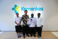 Bupati Deiyai didampingi Kepala Dinas Kesehatan dan Direktur RSUD Waghete bersama Menteri Kesehatan usai audiensi pada Rabu, 11/3/2026. 