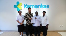 Bupati Deiyai didampingi Kepala Dinas Kesehatan dan Direktur RSUD Waghete bersama Menteri Kesehatan usai audiensi pada Rabu, 11/3/2026. 