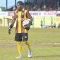 Kiper Persidei Deiyai, Yapet Edowai, tampil gemilang dan terpilih sebagai Man of The Match saat menahan imbang Persipuncak Cartenz 0-0 pada laga pembuka Liga 4 Papua Tengah di Stadion Wania Imipi Timika, Senin (9/3/2026).