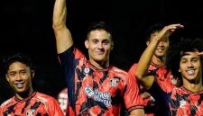 Selebrasi penuh emosi setelah meraih kemenangan atas Persipura Jayapura.