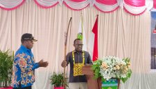 Bupati Deiyai Melkianus Mote saat membuka Musrenbang penyusunan rencana penggunaan Dana Otsus Papua Tahun 2027 di Aula DPRD Deiyai, Waghete, Jumat (17/4/2026).