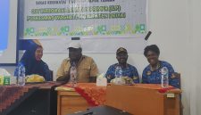 Sekretaris Dinas Kesehatan Deiyai, Simson Raby Mote, saat membuka Pelatihan Integrasi Layanan Primer (ILP) bersama Tim OJT Provinsi Papua Tengah di Puskesmas Waghete, Kamis (16/4/2026).