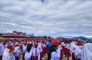 Pemerintah Kabupaten Deiyai bersama siswa, guru, dan ASN mengikuti upacara peringatan Hari Pendidikan Nasional (Hardiknas) 2026 di halaman Kantor Bupati Deiyai, Jumat (2/5/2026), yang dipimpin oleh Asisten II Mesak Pakage, SE.