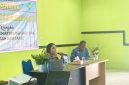 Dokter Spesialis Anak dr. Merry saat memberikan materi dalam kegiatan evaluasi kematian ibu dan bayi yang diselenggarakan Dinas Kesehatan Kabupaten Deiyai, Kamis (7/5/2026). Foto SK