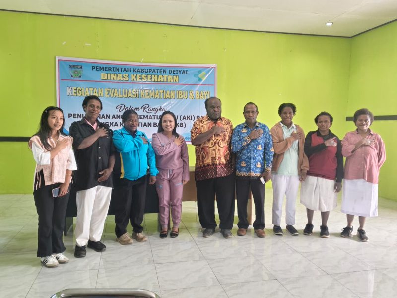 Dinas Kesehatan Kabupaten Deiyai melalui Bidang Kesmas menggelar evaluasi kematian ibu dan bayi di ruang pertemuan Dinkes Deiyai, Kamis (7/5/2026), sebagai upaya menekan angka kematian ibu dan bayi di wilayah tersebut.