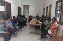 BPPRD Kabupaten Deiyai menggelar rapat pembentukan panitia kegiatan penyuluhan dan penyebarluasan kebijakan pajak daerah sebagai upaya meningkatkan koordinasi dan kesiapan pelaksanaan sosialisasi pajak di lima distrik Kabupaten Deiyai, Rabu (13/5/2026).