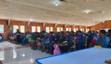 Kaum Perempuan dari enam klasis Kordinator KINGMI Deiyai mengikuti ibadah dan seminar pembinaan di Gedung gereja KINGMI Bethel Gakokebo Klasis Tigi utara, Jumat, 19/6/2026.