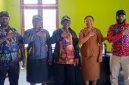 Ke empat Anggota DPRK bersama Ibu kepala Dinas Kesehatan kabupaten Deiyai, Selasa, 23/6/2026. 