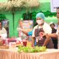 Perwakilan Perekda Setda Deiyai, Elisabeth Helena Aibekop pada saat Cooking Live. 