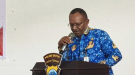 Sekretaris Daerah Ambrosius Eria, S.Pd mewakili bupati menghadiri kegiatan Anev Harkamtibmas yang diselenggarakan polres Deiyai di Aula BKD, Kamis, 9/7/2026. 