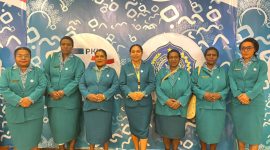 Ketua TP PKK Kabupaten Deiyai, Ny. Fransina Rumbiak Mote, S.K.M., M.K.M., bersama jajaran pengurus TP PKK Deiyai menghadiri puncak peringatan Hari Kesatuan Gerak (HKG) PKK ke-54 Tahun 2026 di Sandeq Ballroom Hotel Claro Makassar, Sulawesi Selatan, Sabtu (11/7/2026).