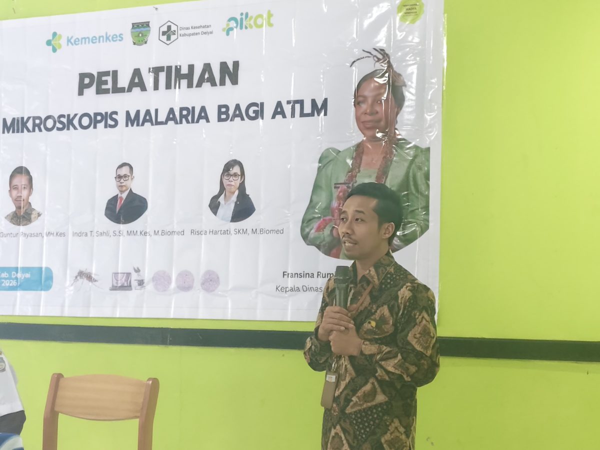 Dr. Lalu Guntur Payasan, MH.Kes saat memberikan sambutan mewakili narasumber di Aula Pertemuan Dinkes, Rabu, 2/9/2026 (Doc.SB). 
