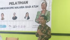 Dr. Lalu Guntur Payasan, MH.Kes saat memberikan sambutan mewakili narasumber di Aula Pertemuan Dinkes, Rabu, 2/9/2026 (Doc.SB).