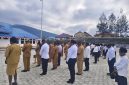 Suasana apel gabungan ASN, CPNS, THK2, P3K, dan Tenaga kontrak di halaman kantor bupati Deiyai, Senin, 14/9/2026. 