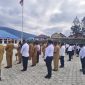 Suasana apel gabungan ASN, CPNS, THK2, P3K, dan Tenaga kontrak di halaman kantor bupati Deiyai, Senin, 14/9/2026. 