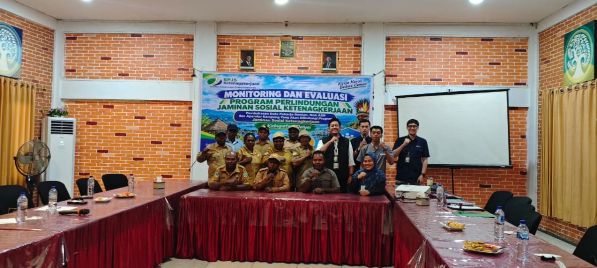 Kepala BPJS Ketenagakerjaan Cabang Nabire Muslika bersama jajaran Pemkab Deiyai mengikuti monitoring dan evaluasi pendataan calon peserta Jamsostek bagi pekerja rentan, tenaga non-ASN dan aparatur kampung di Kabupaten Nabire, Selasa (15/9/2026).