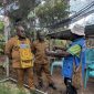 Gubernur Papua Tengah Meki Fritz Nawipa, S.H., bersama Bupati Deiyai Melkianus Mote, S.T., meninjau langsung pengembangan pertanian terpadu dan pembibitan pohon milik Kelompok Tani Maju yang dipimpin Yesaya Giyai di Kampung Onago, Distrik Tigi Barat, Kabupaten Deiyai, Selasa (8/9/2026).