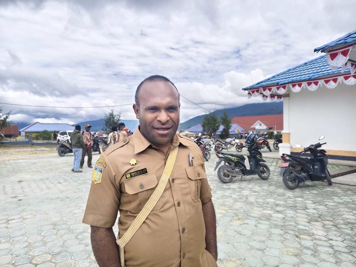 Mando Mote, S.IP kepala Dinas Ketahanan Pangan Kabupaten Deiyai.